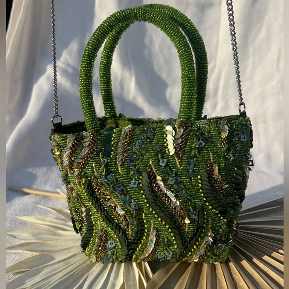 Viral Beaded Bag Handmade Green Sequin w/ Long Silver Chain Strap NWT - Picture 9 of 10